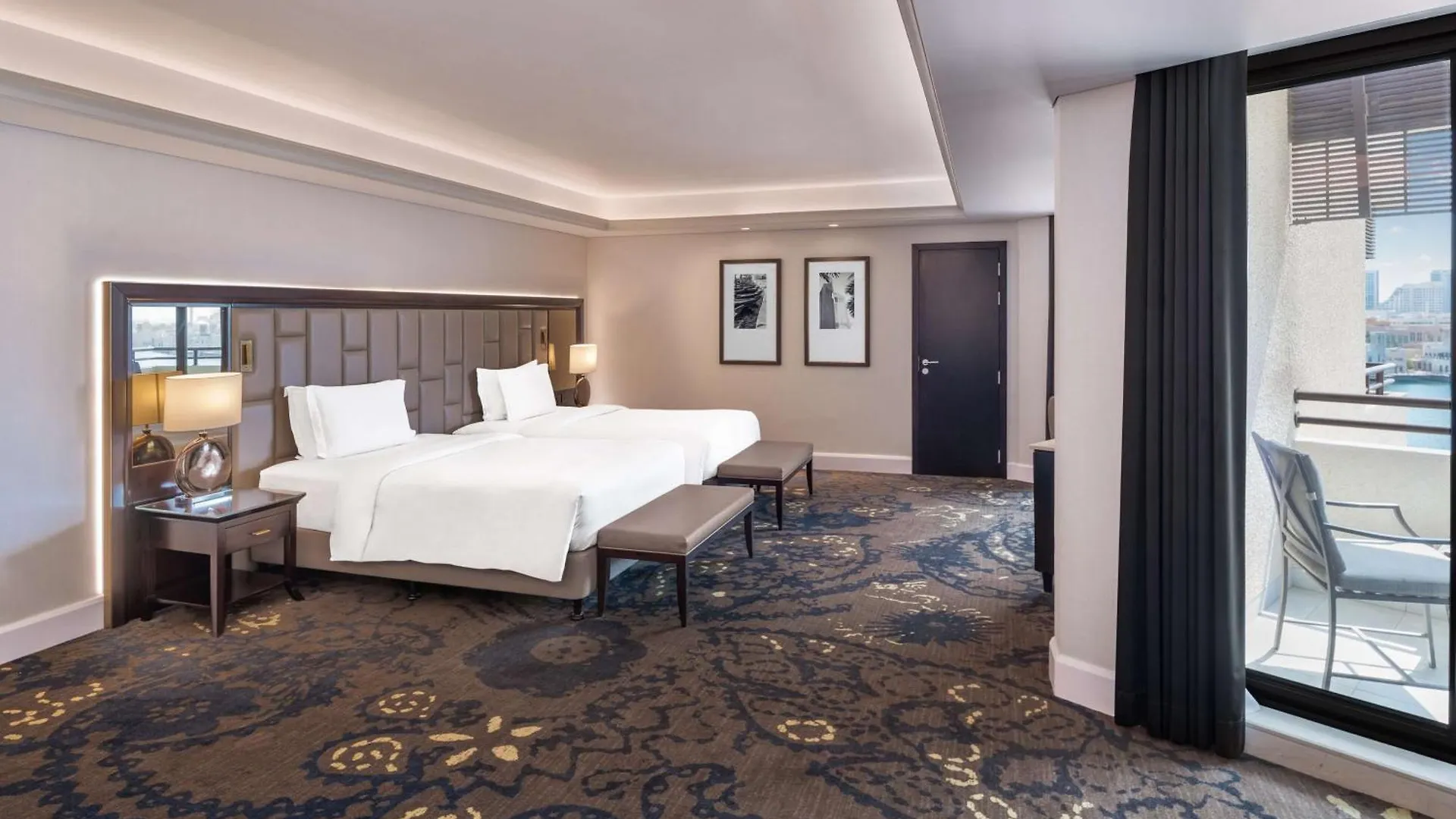 Radisson Blu Hotel, Dubai Deira Creek